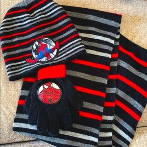 Spider-Man winter bundle scarf, mittens and hat
